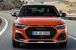 ��ɫ�µ�ƴͼ